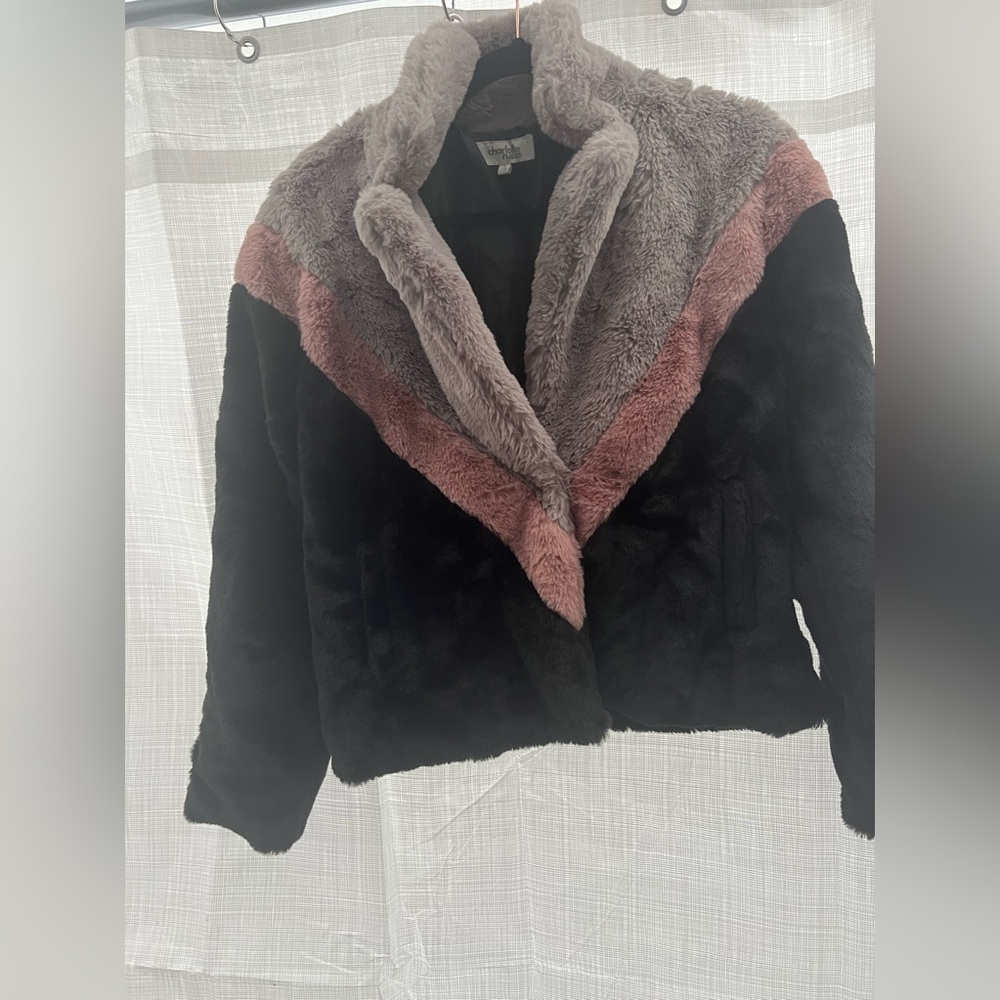Jacket/ little coat/ faux fur/